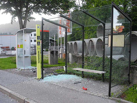 Sachbeschädigung Wolfurt Telefonzelle Bushaltestelle