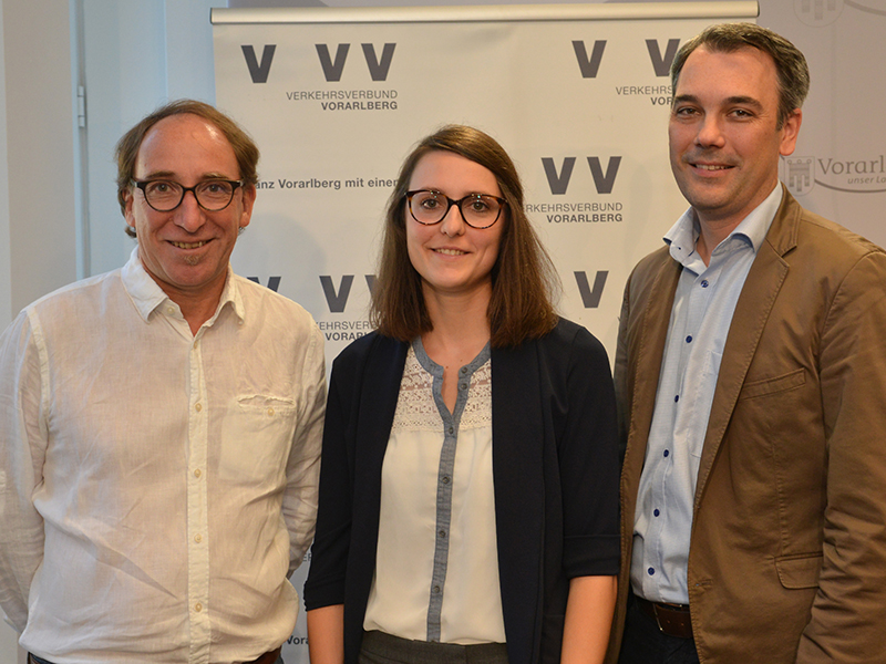 Johannes Rauch; Verena Steidl, Smart Mobility-Koordinatorin beim VVV; Christian Hillbrand, VVV-Geschäftsführer, bei der heutigen Pressekonferenz.